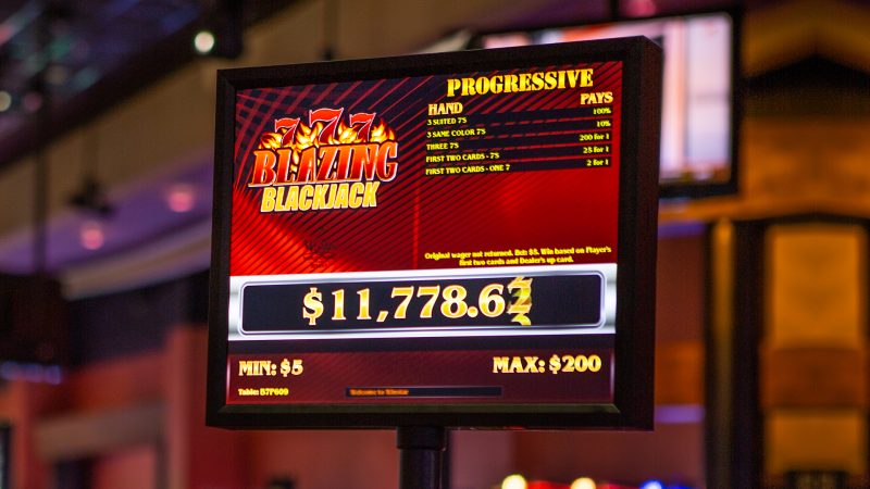 Blazing 7s Blackjack